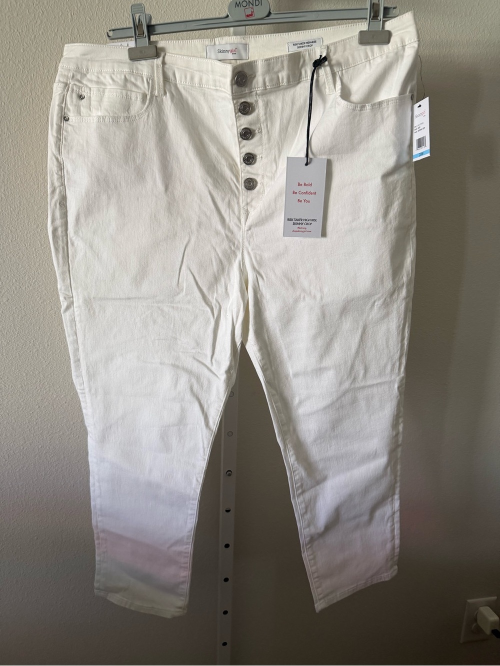 NWT-Skinny Girl White Women's High Rise Risk Taker Button-Fly Jeans
